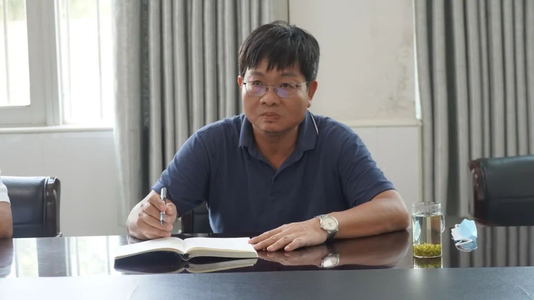 倾听代表意见主动接受监督王雨田走访全国人大代表胡建文