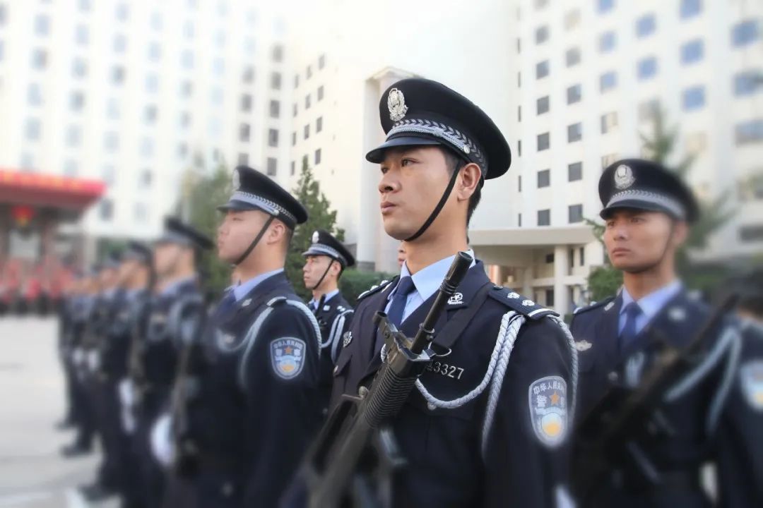 2007年至2009年在陆军66284部队服役2年,2008年参加奥运安保任务,2009