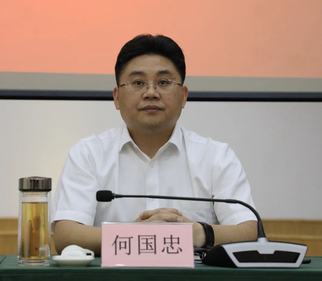 何国忠对"同舟专列"驶入六横岛表示欢迎和衷心的感谢,他表示,六横作为