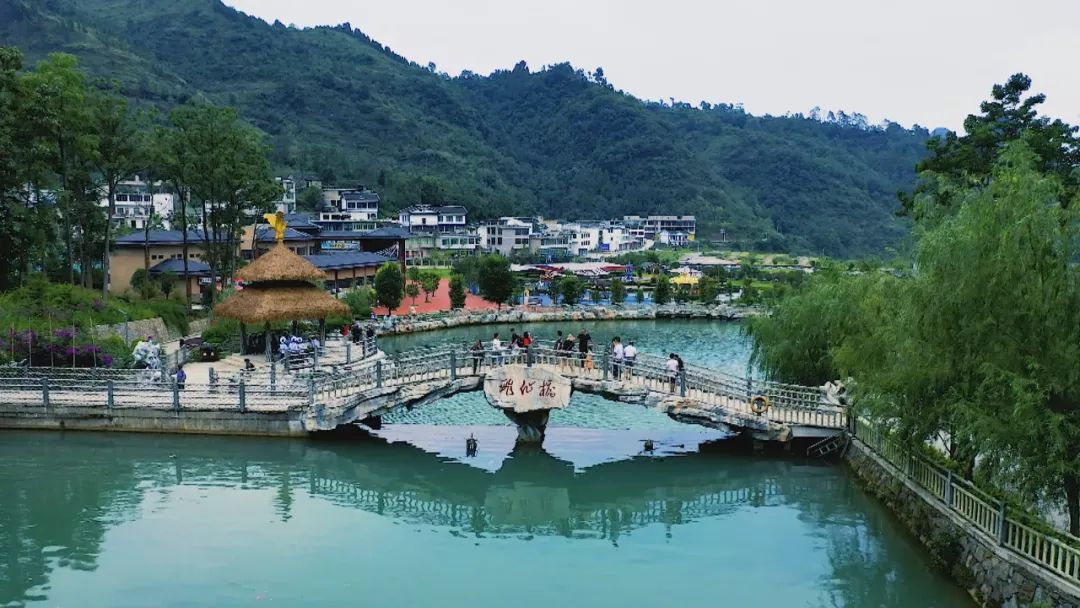 多彩貴州度假康養勝地高溫催熱親水遊關嶺九仙洞漂流水世界成暑期爆款