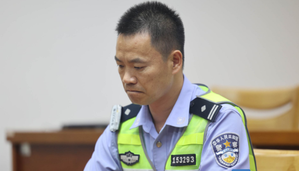 东莞英雄民警黎伟标当选中国好人