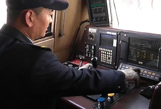 新时代铁路榜样丨许宝平行走高原的铁血硬汉