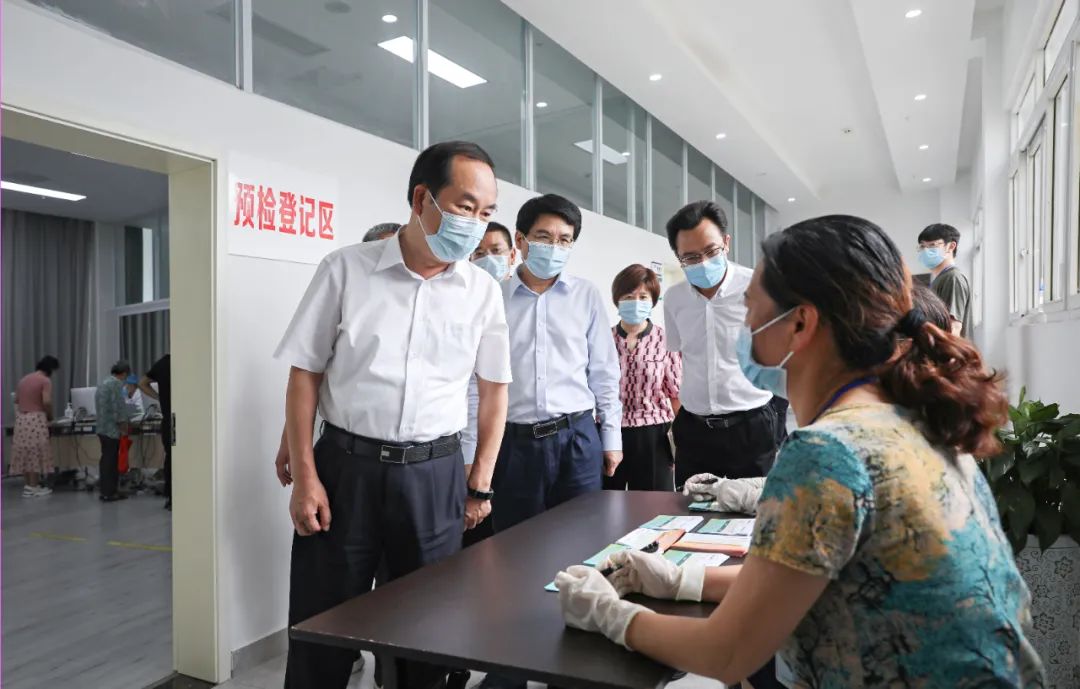 唐川谭庆检查疫情防控工作从严从紧落实各项防控措施确保人民群众生命