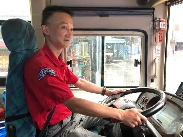 广州公交司机图片