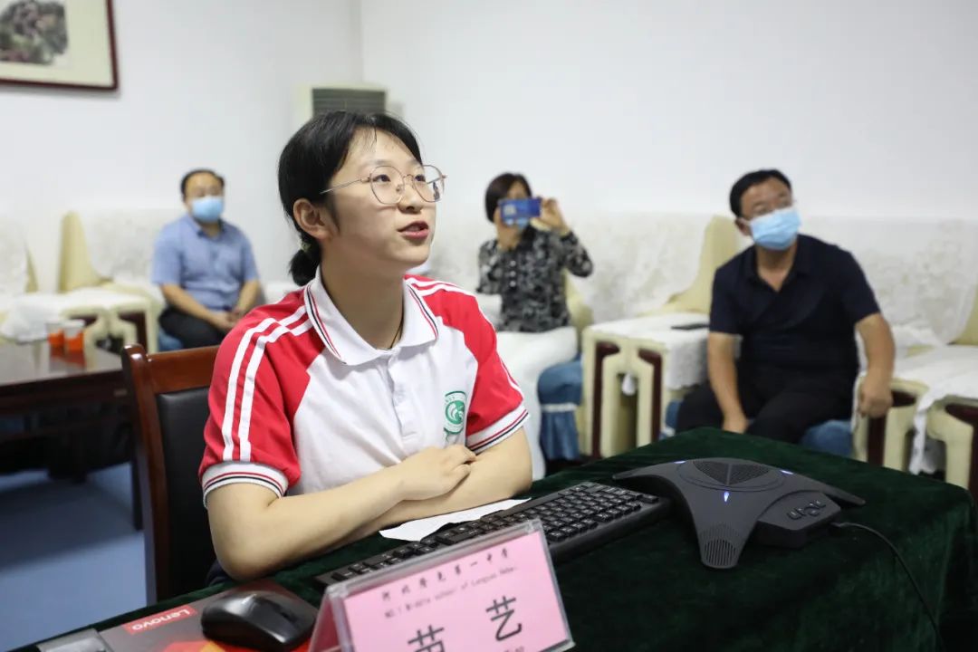 隆尧一中这个女生真牛昨晚与诺贝尔奖获得者对话全国仅4人