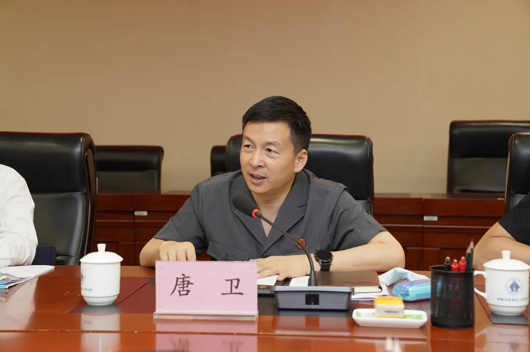 成都中院党组书记院长郭彦带队到武侯法院征求代表委员意见建议