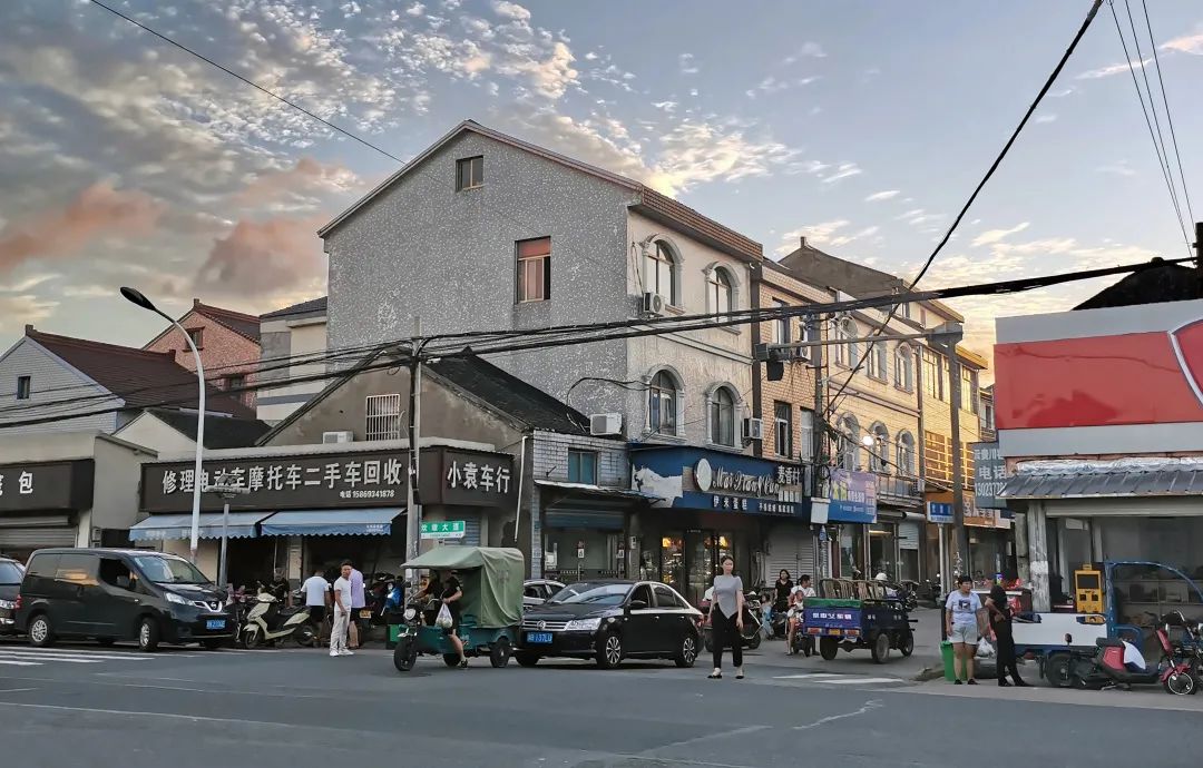 迎着夕阳寻觅这段坎墩老街67