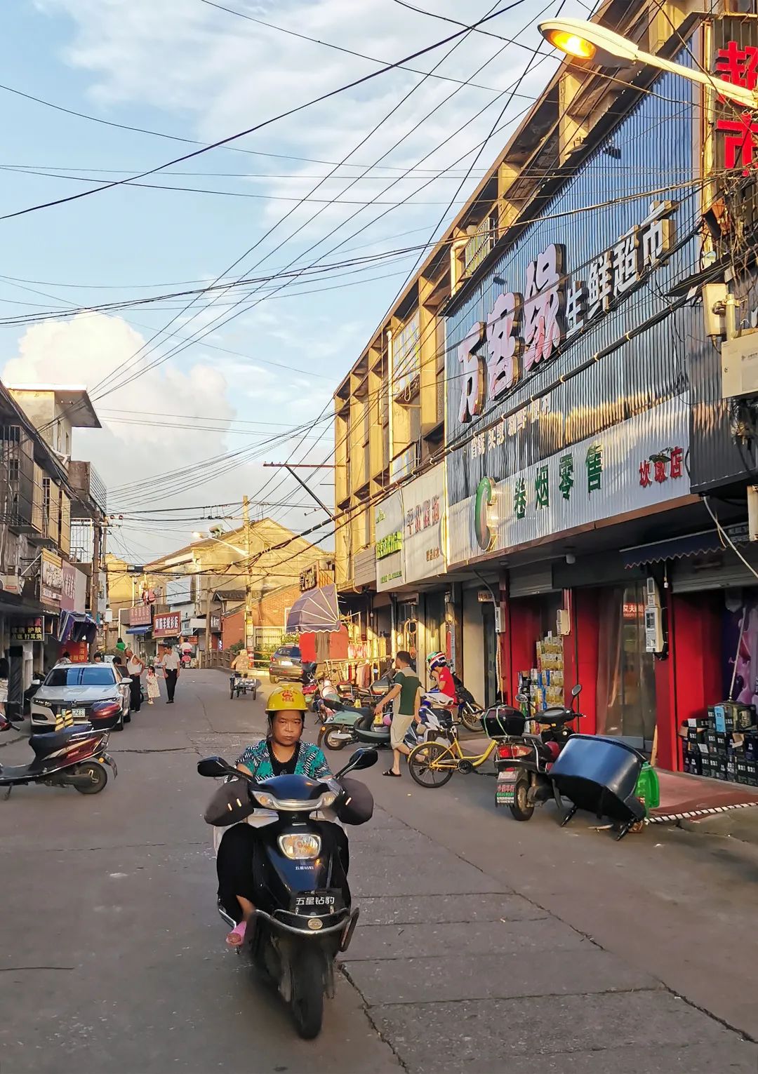 迎着夕阳寻觅这段坎墩老街67