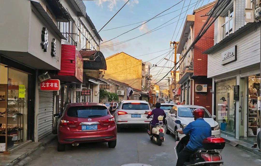 迎着夕阳寻觅这段坎墩老街67