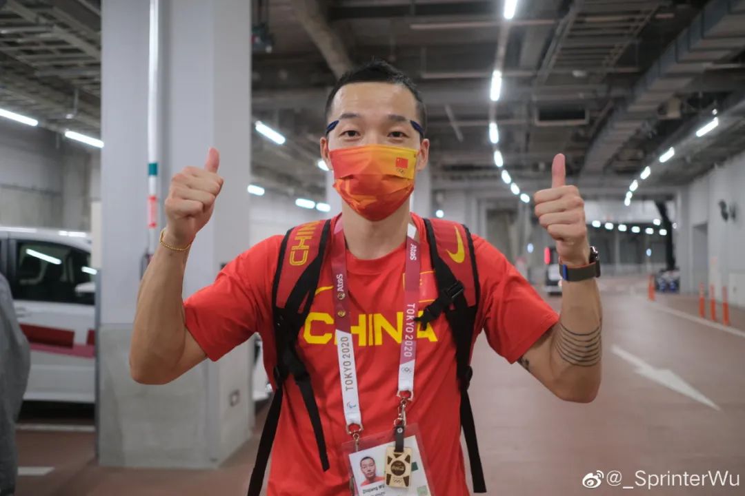 的最后一棒是来自内蒙古的吴智强,1994年出生于通辽市,中国田径运动员