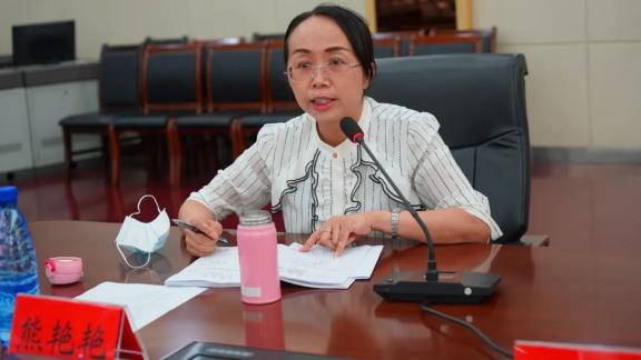 副检察长高光华发言仙桃市人民检察院党组成员,副检察长吴玉莲发言