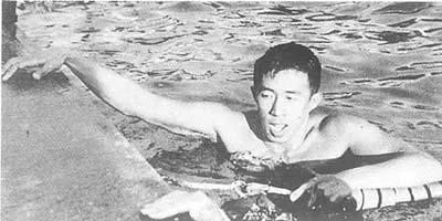 "中国飞鱼"吴传玉穆祥雄:当时我印象很深,他当时放在一个大桶里头