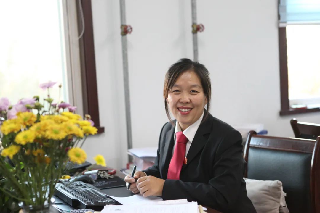 博兴县人民法院 依据以上规定,第一个案例中,小胡有驾驶资格,案件无