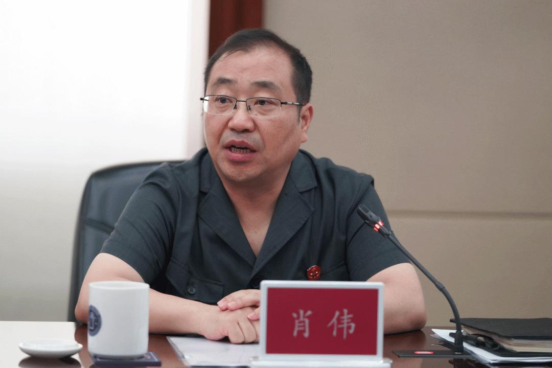 政治部副主任肖伟主持座谈会申监庭庭长蒋晓燕发言民庭专职党务干部匡