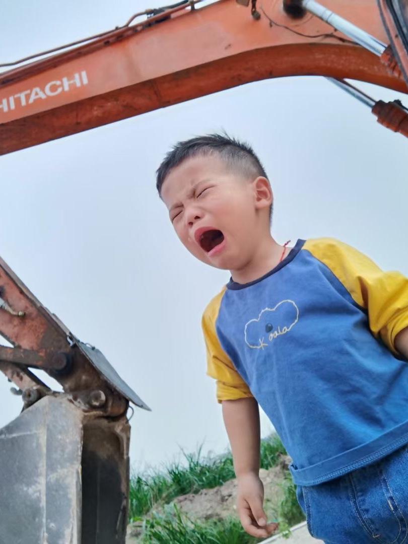 哪个妈妈的手机里没有几张坑娃的照片呢