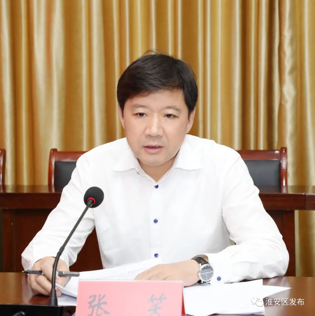 我区召开区委常委议军会议