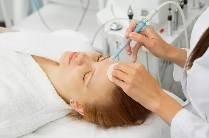 药监局提醒:自行"刷酸"有风险!