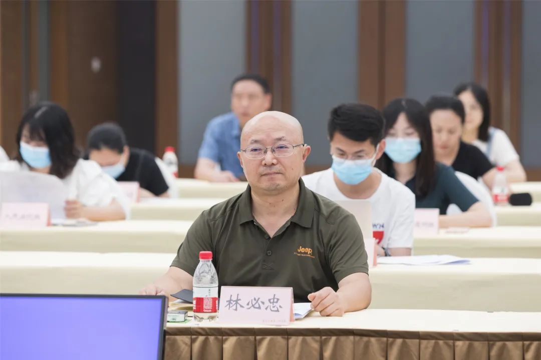 市人大代表林必忠,朱炳清,市政协委员王光强,中央驻渝及市内主要媒体