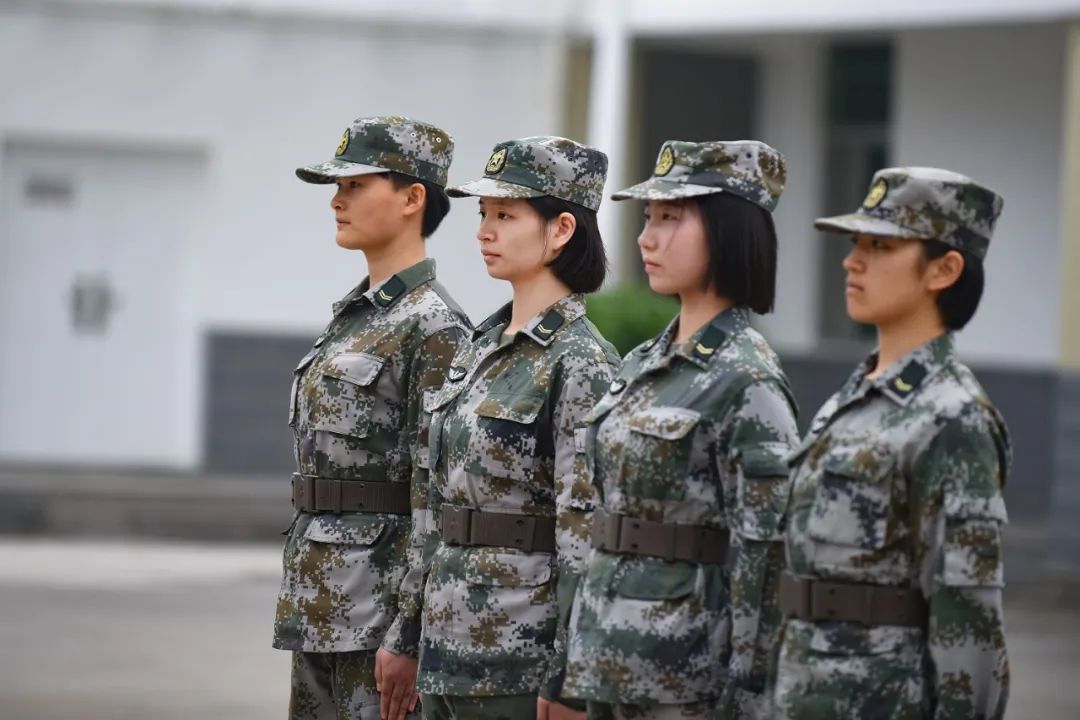 这个女兵考上国防大学啦