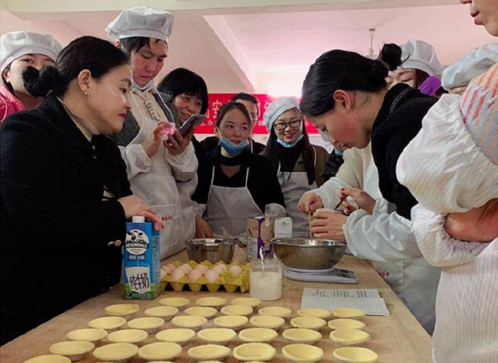 西式面点培训 主学:蛋挞,蛋糕,寿司,蛋黄酥等西式面点制作理论和