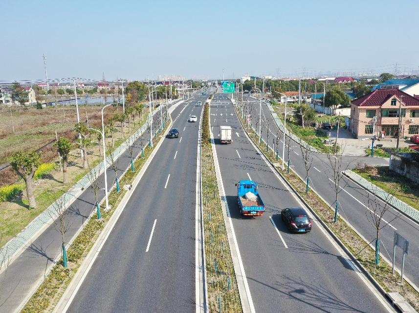 (滑动查看更多)浦卫公路,北起闵浦三桥,南至金山区界,全长18km,是奉贤