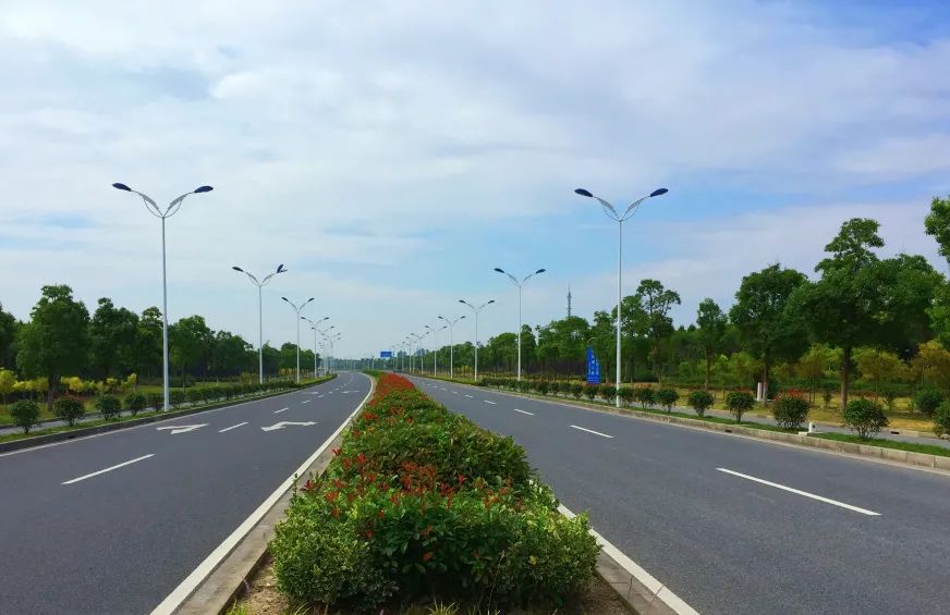 北起团青公路北侧,南至奉贤区上海海湾国家森林公园,全长7