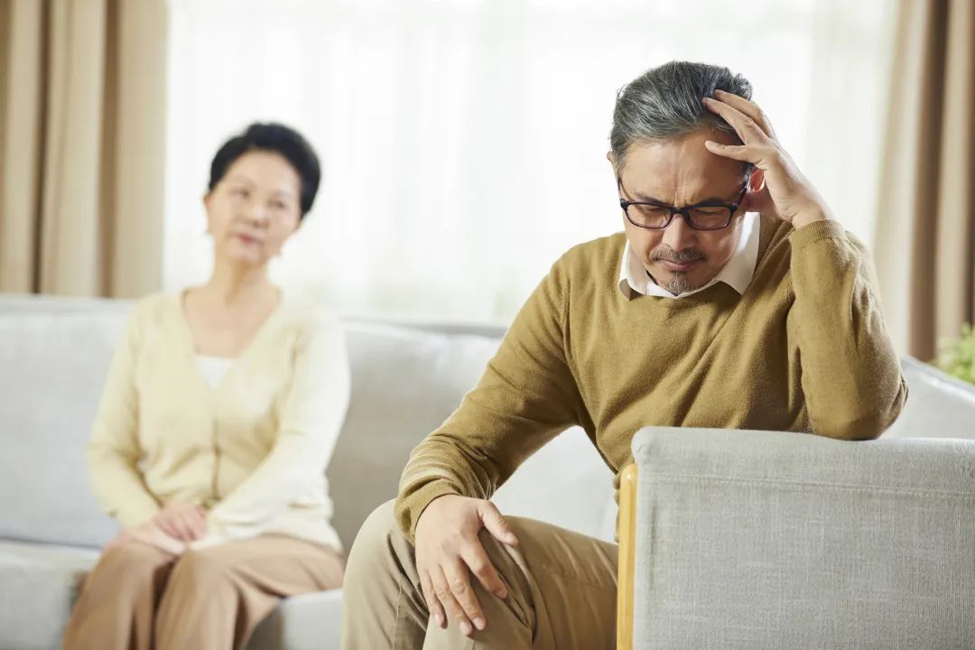 更年期症状男性起鸡皮疙瘩(更年期症状男性起鸡皮疙瘩怎么治疗)