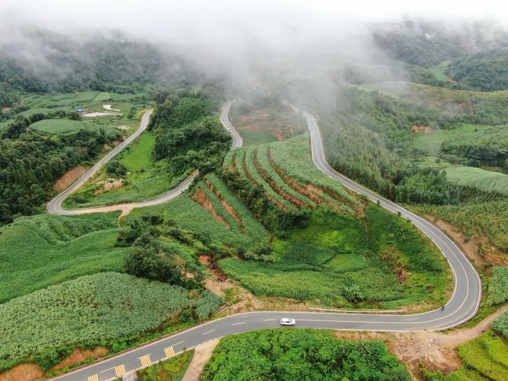 央媒关注西双版纳农村公路"升级"助推乡村振兴