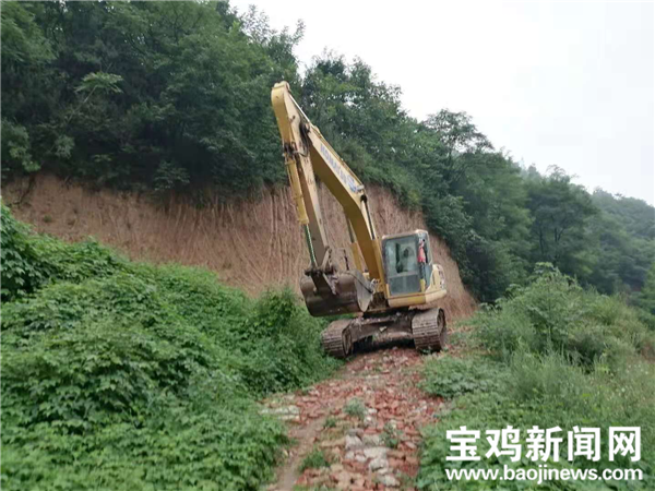 宝鸡市固废中心 以行践学办实事拆除危房惠民生