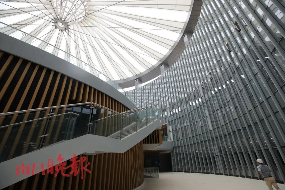 机电工程已基本完成 各项工作已进入收尾阶段南昌市民中心位于九龙湖