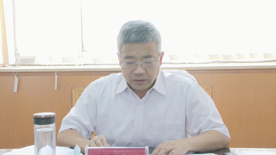 县委书记张国辉强调,各级各部门要在思想上再突破,真正破解瓶颈;在