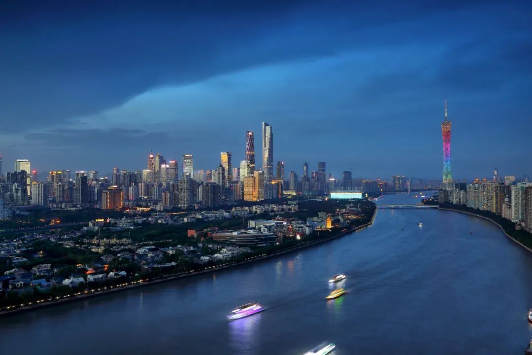 广州市天河区第九届委员会第十六次全体会议召开