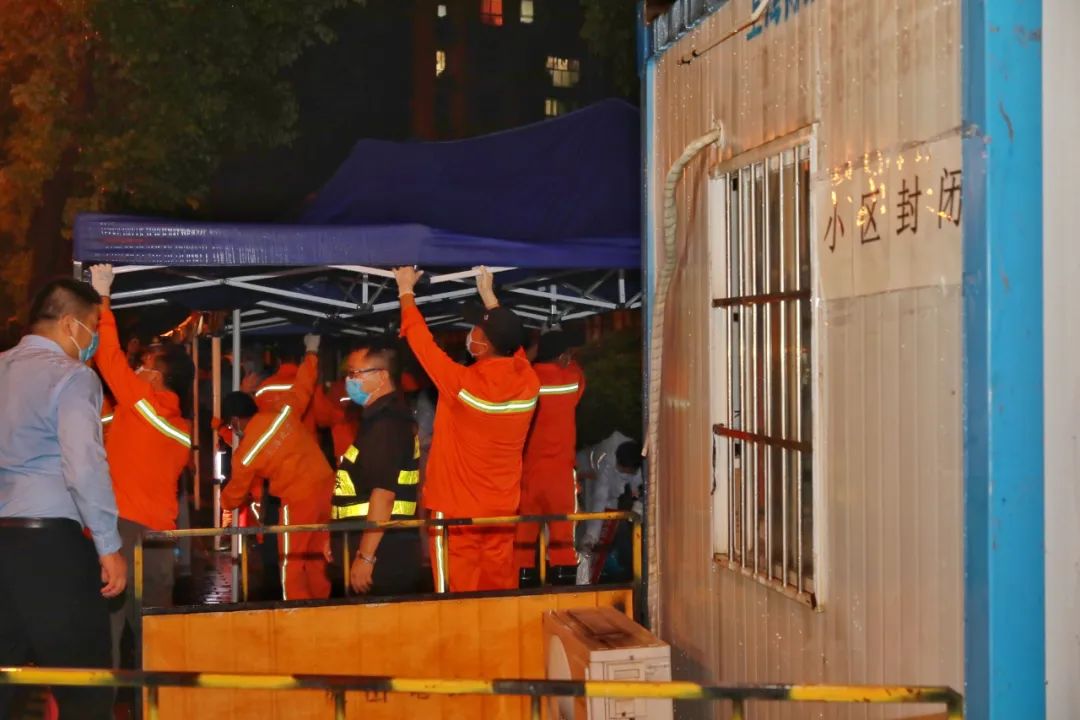 心圆西苑小区解封啦直击上海中风险地区清零