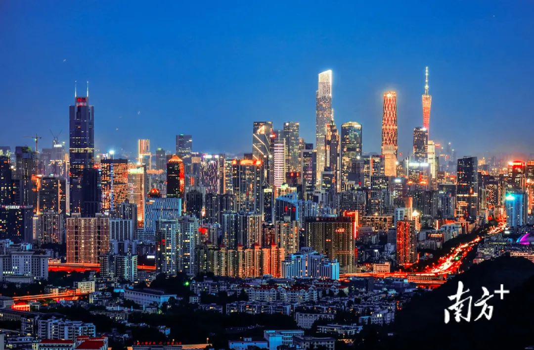 03广佛深莞惠成了一个"圈"联系度排名第三的双子城是穗莞,两地每天有