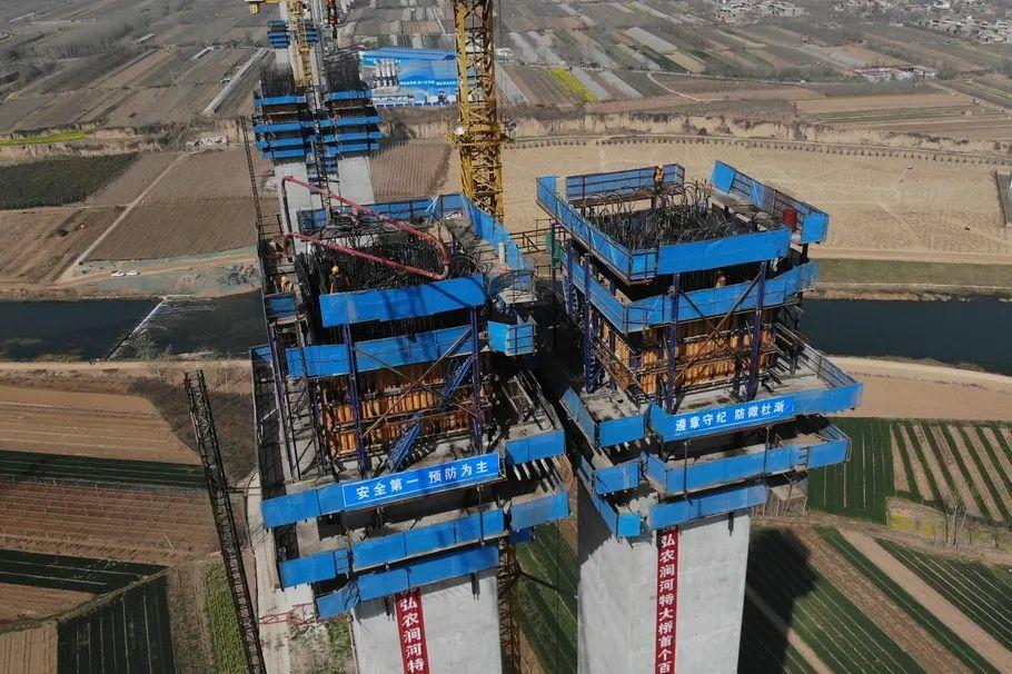 爬模,翻模,悬臂模板施工方法进行综合分析创新采用一种新型聚氨酯保温