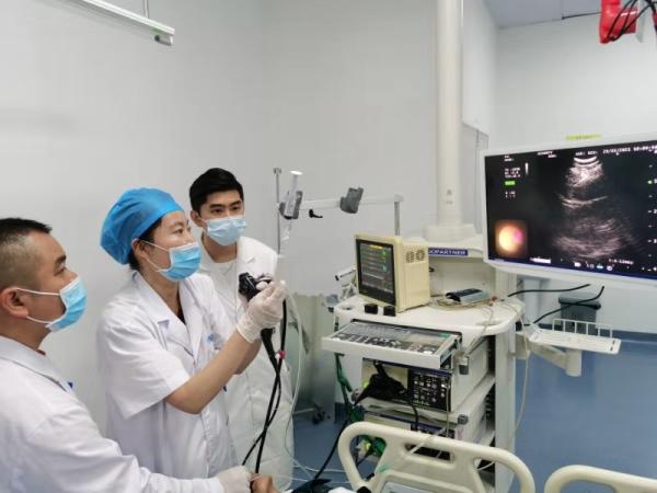 ebus-gs-tbna不但是良好的内科检查技术,它可以帮助胸外科手术医师