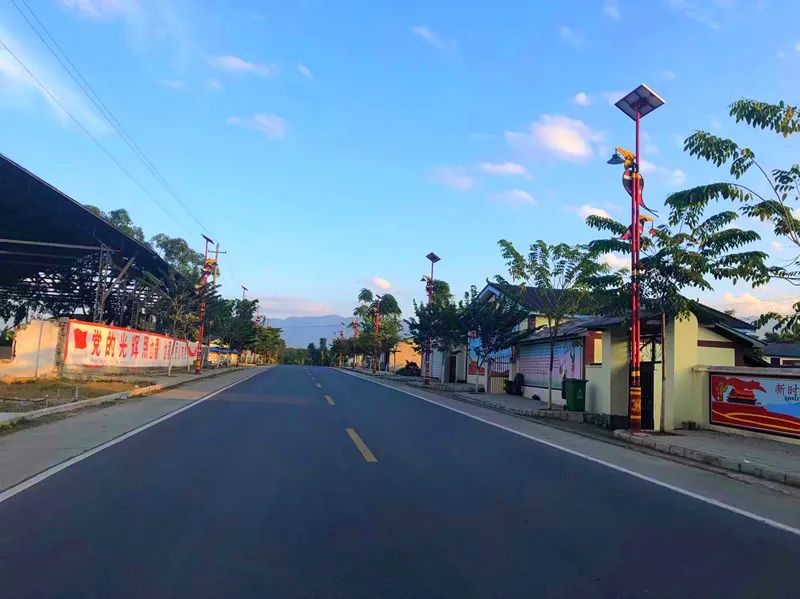 灼灼振兴梦归乡正当时来自芒市西山乡的深情呼唤