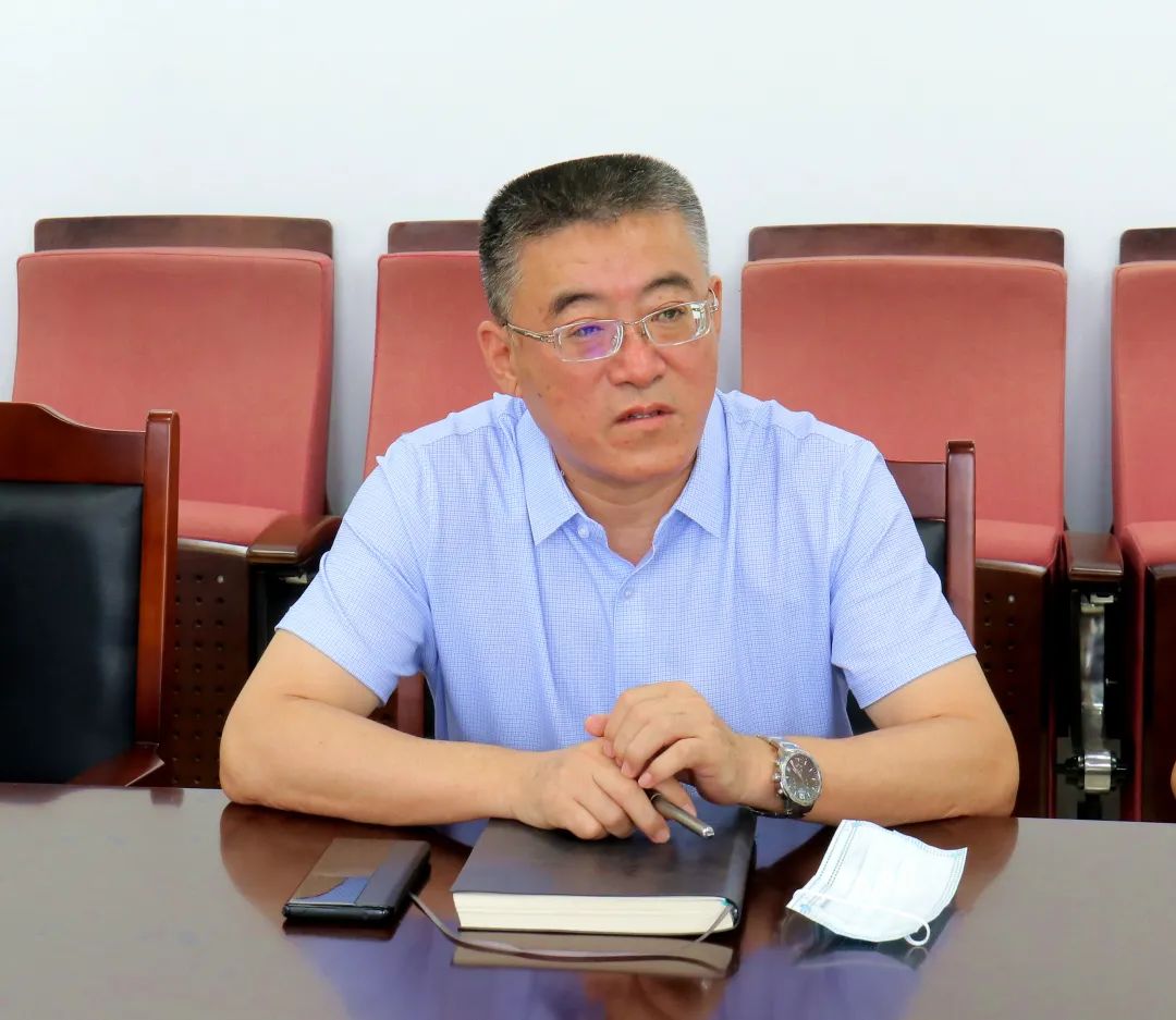 第91期旗人大常委会主任徐长春到左中法院调研人民调解工作