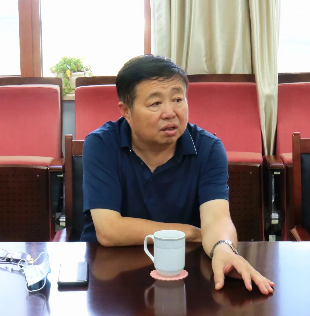 第91期旗人大常委会主任徐长春到左中法院调研人民调解工作