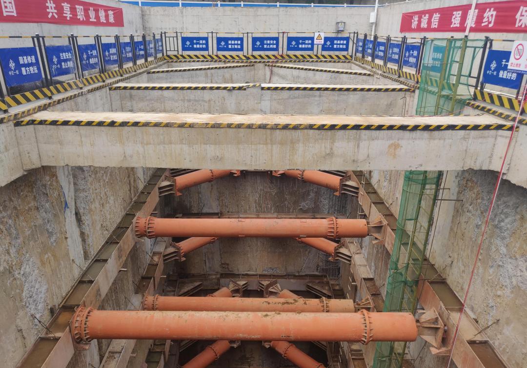 "意外"挖出超深基坑