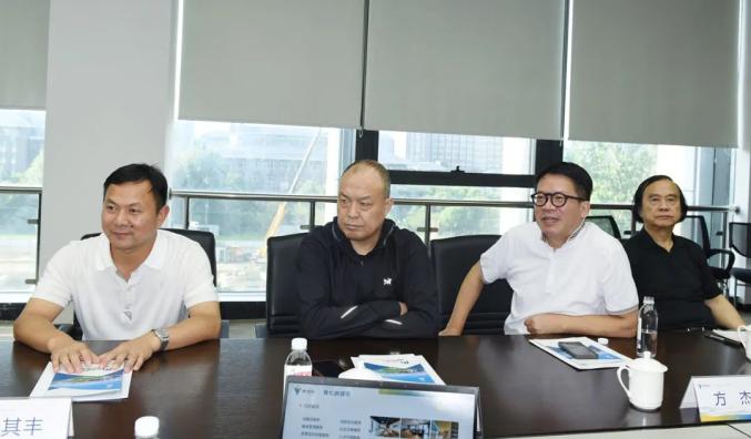 廖春荣会长一行到衢州海创园考察