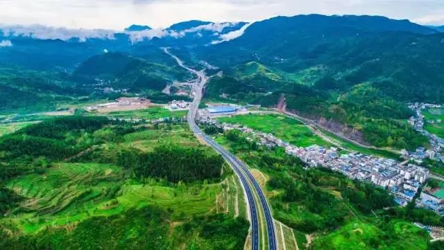 秀印高速是贵州省十三五高速公路规划网中重要一环,是贵州省东北部