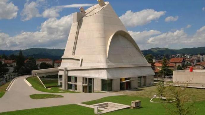 勒·柯布西耶 | 无关宗教，他设计的星空教堂信奉自然
