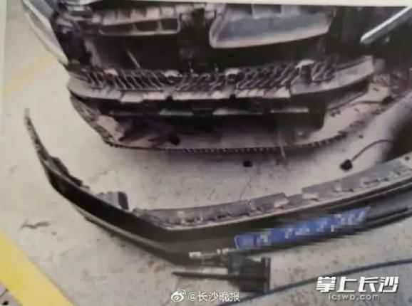 遛狗不拴绳致狗撞车,狗没事车损坏,法院:狗主人赔偿维修费 遛狗不拴绳致狗撞车,狗没事车损坏,法院:狗主人赔偿维修费
