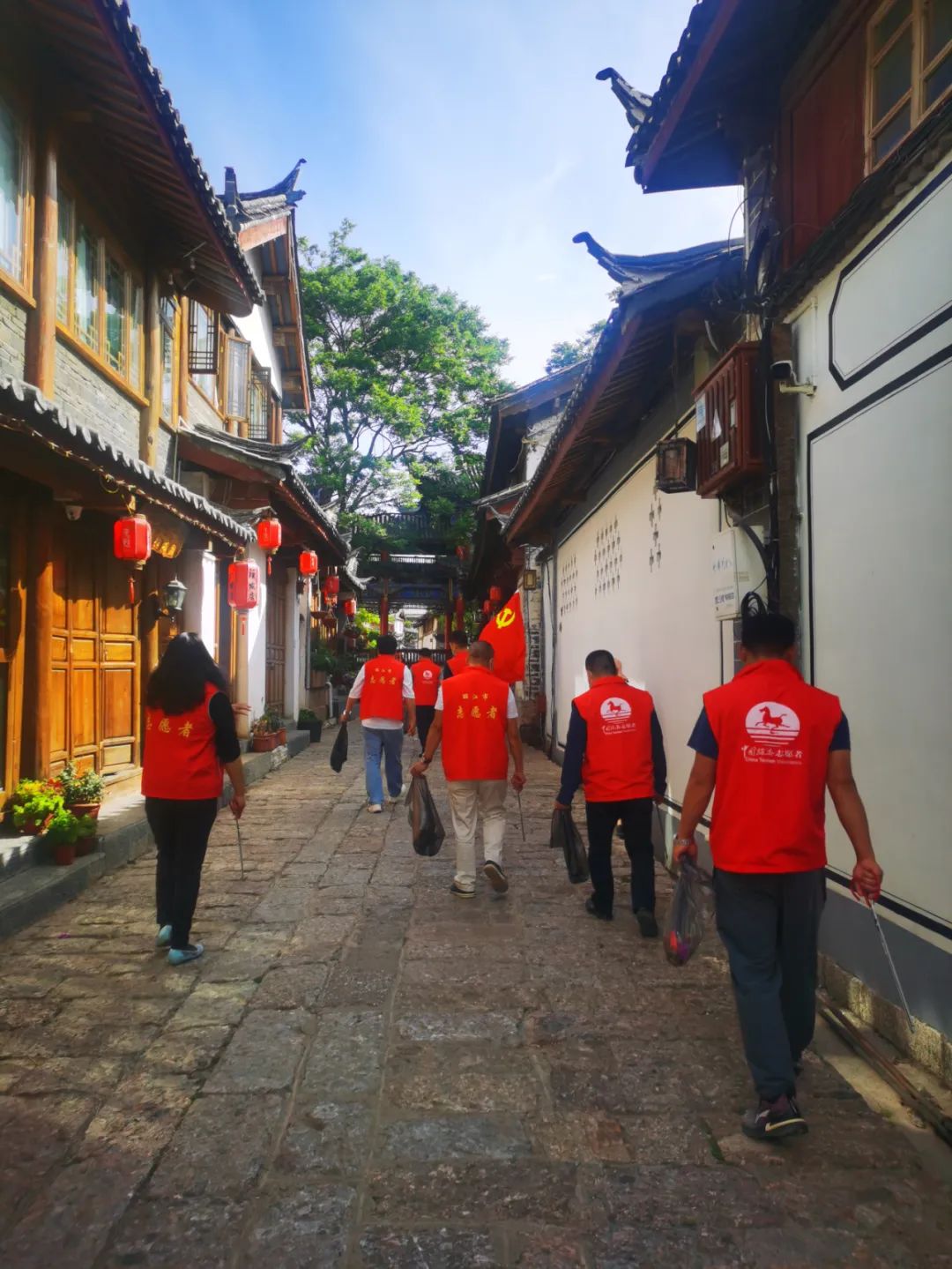 八月丽江古城疫情防控不松懈志愿服务不停歇