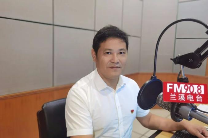 纪小兰清风诵读致敬清廉兰溪市云山小学党支部书记校长王建龙诵读深耕