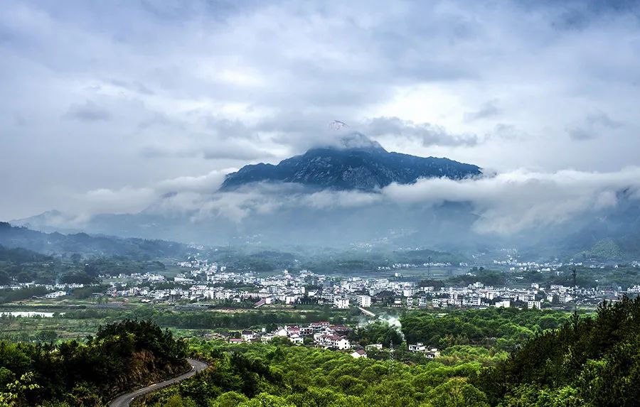 岳西女性第一篇 这里是生态大花园 千亩杜鹃·天峡