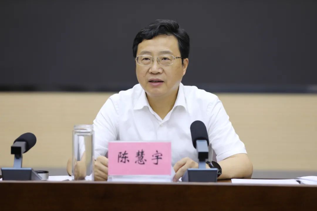 陈慧宇在县党政例会研究部署征收工作时强调聚焦重点攻坚克难确保打赢