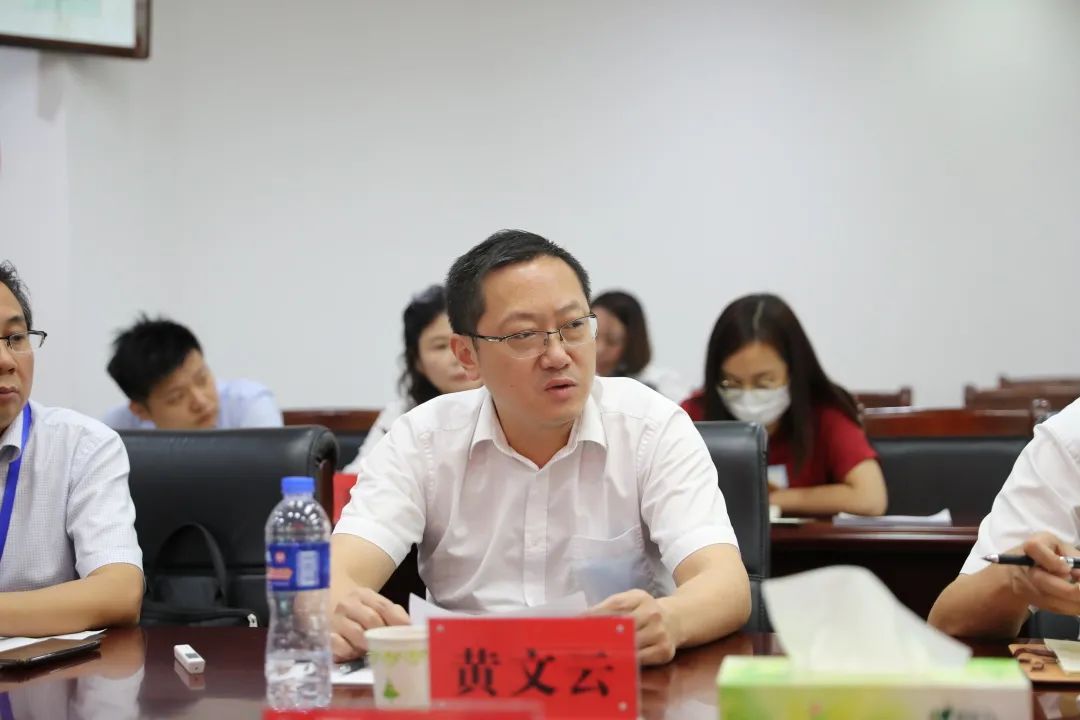 区委副书记,区政府副区长,代理区长黄文云在会上表示,将高位推动与鑫