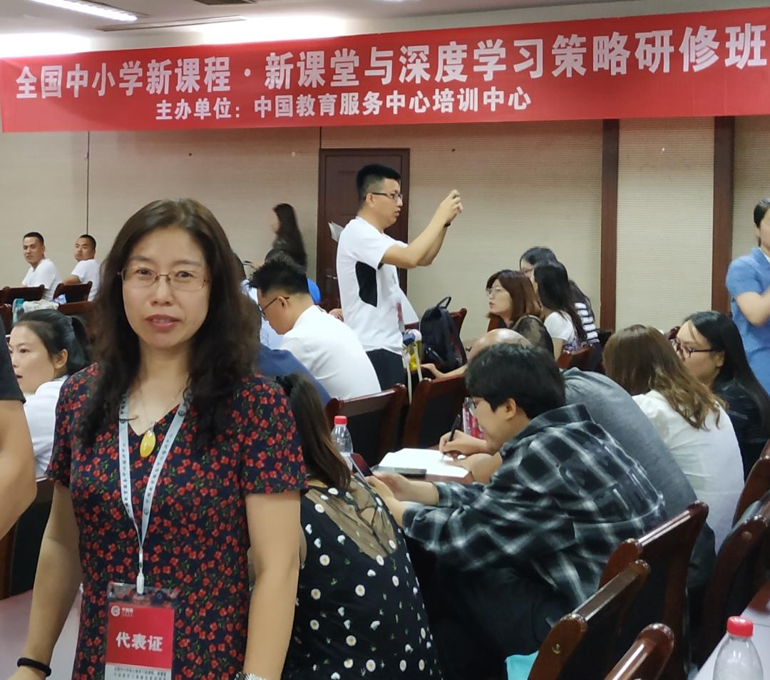 1997年毕业于齐齐哈尔大学,马海波老师怀着对教育事业的满腔热忱,全身